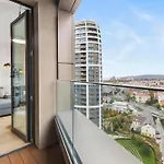 Luxury Sky Park - Panoramic Castle Views ブラチスラヴァ