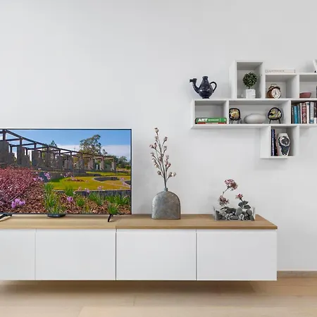 Luxury Sky Park - Panoramic Castle Views Apartman *