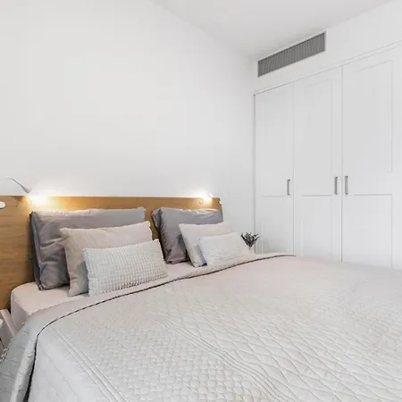 Luxury Sky Park - Panoramic Castle Views Apartman Pozsony