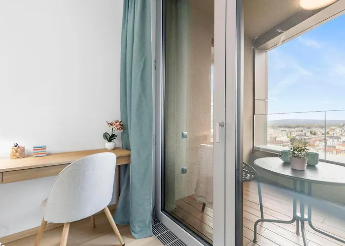 Luxury Sky Park - Panoramic Castle Views *