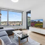 דירה Luxury Sky Park - Panoramic Castle Views ברטיסלאבה