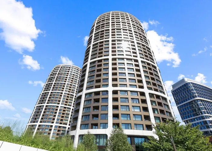 Luxury Sky Park - Panoramic Castle Views Appartamento *