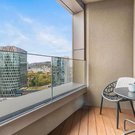 Luxury Sky Park - Panoramic Castle Views براتسيلافا