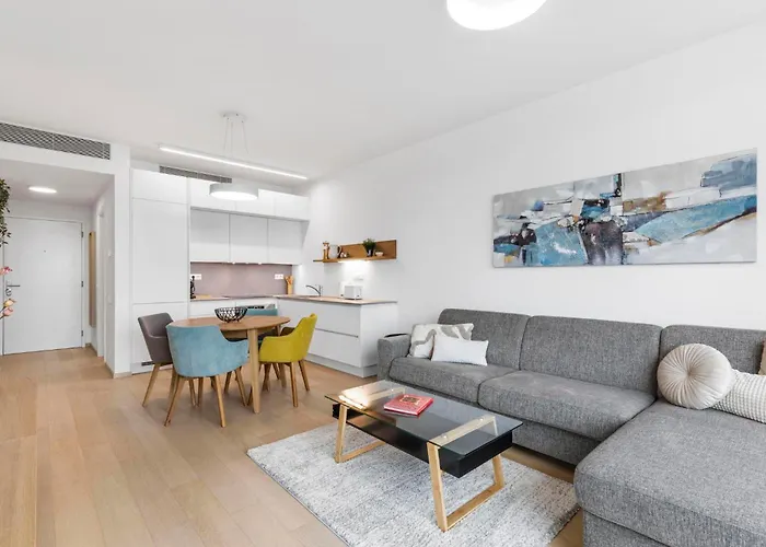 Luxury Sky Park - Panoramic Castle Views براتسيلافا